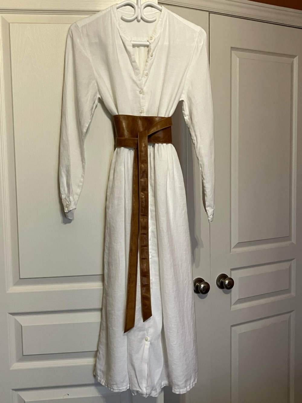 Women's Long Sleeve nest Robe Dress in White Linen